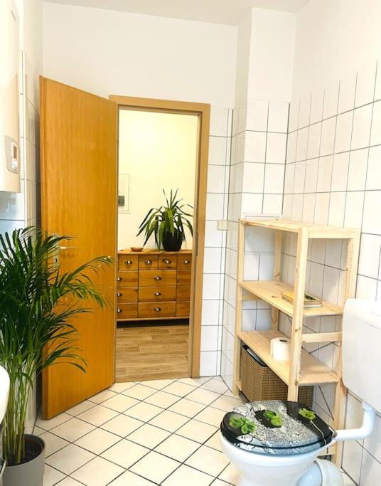 P6 - Familienwohnung Am Park Und Saale Halle  Exterior foto